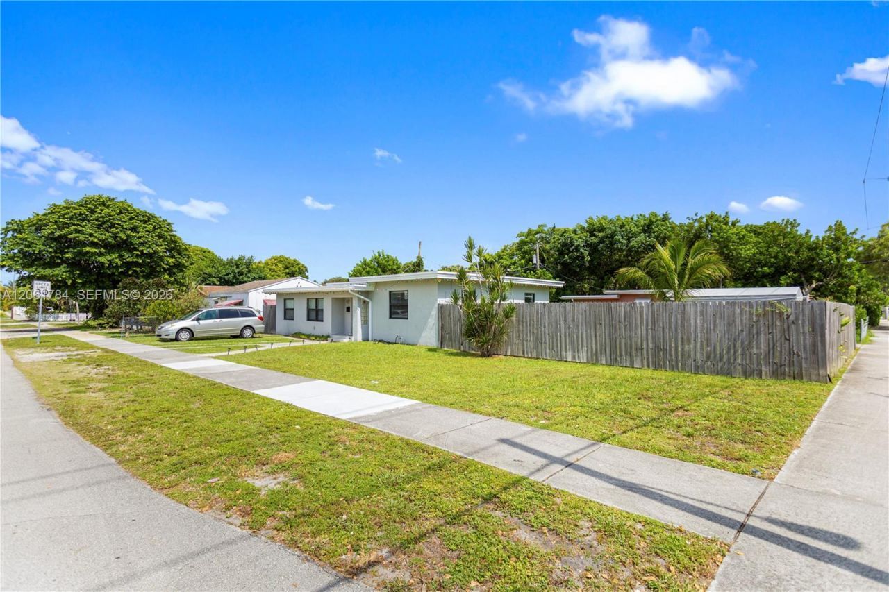 2407 Dewey St, Hollywood, FL 33020 Photo