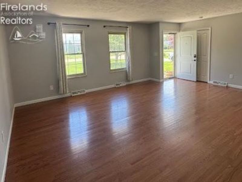 313 Linden Way Drive, Sandusky, OH 44870 Photo 4