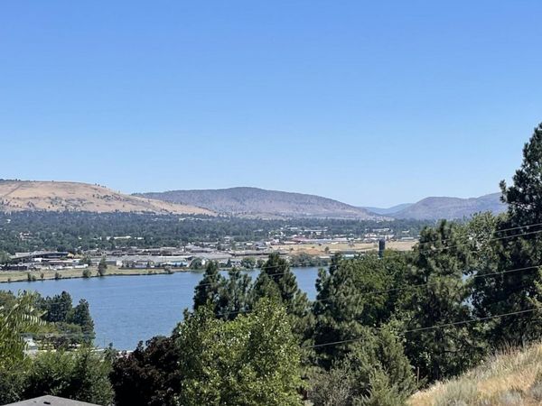 Armour Avenue, Unit 901, Klamath Falls, OR 97601