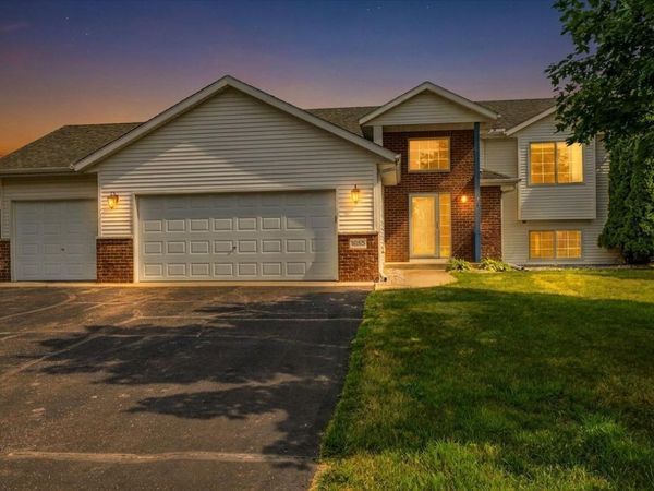 1655 10th Avenue SE, Cambridge, MN 55008