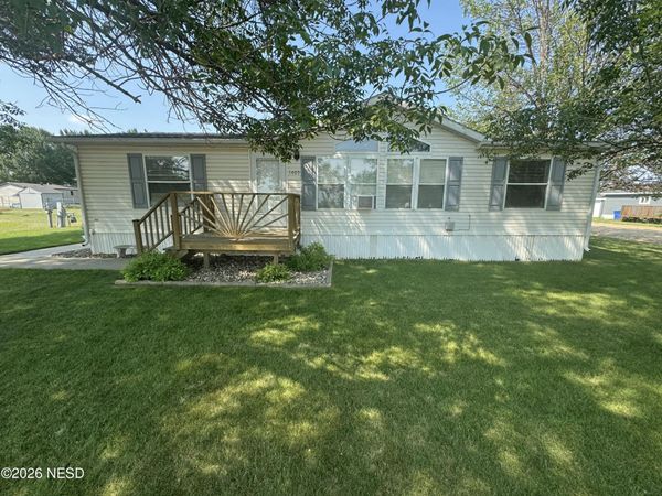 1405 12TH AVENUE SW, Watertown, SD 57201