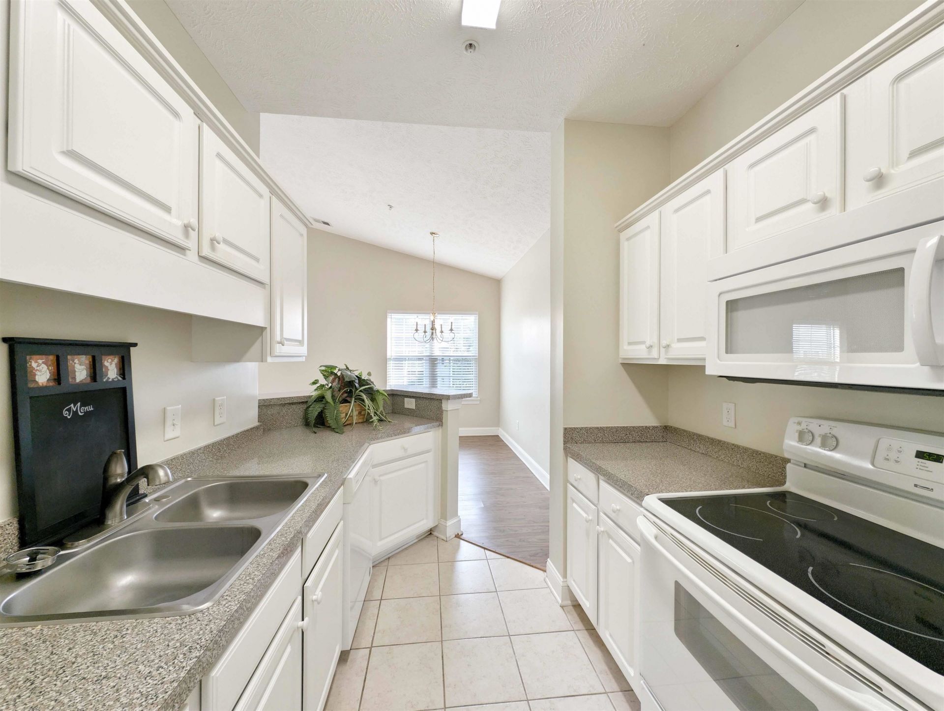 736 Algonquin Dr. Photo 10