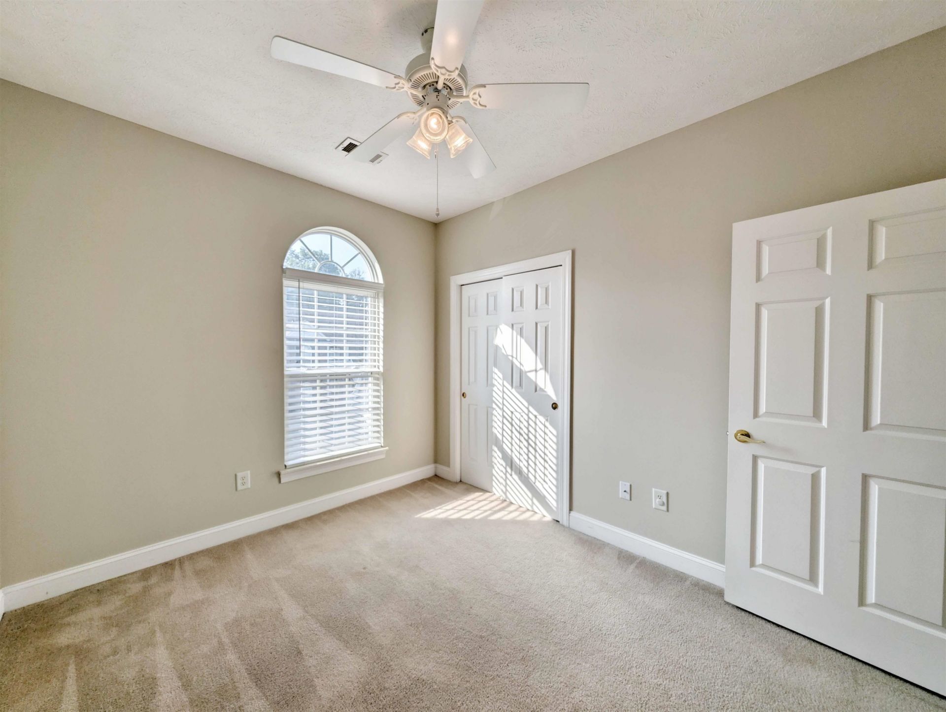 736 Algonquin Dr. Photo 17