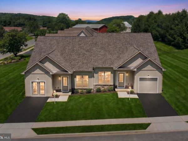 124 HEATHER GLEN DRIVE, RED LION, PA 17356