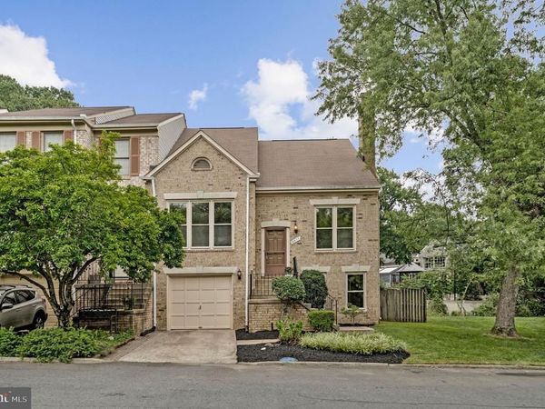 3011 OAKTON MEADOWS COURT, OAKTON, VA 22124