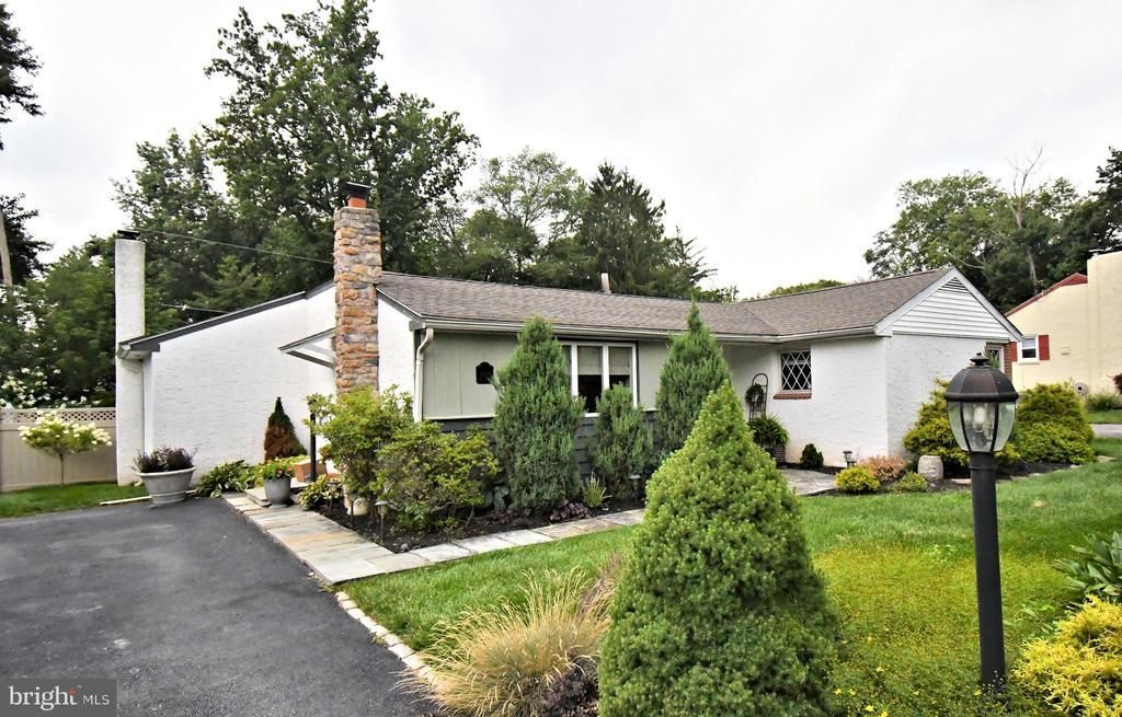 2828 LEON , AUDUBON, PA 19403