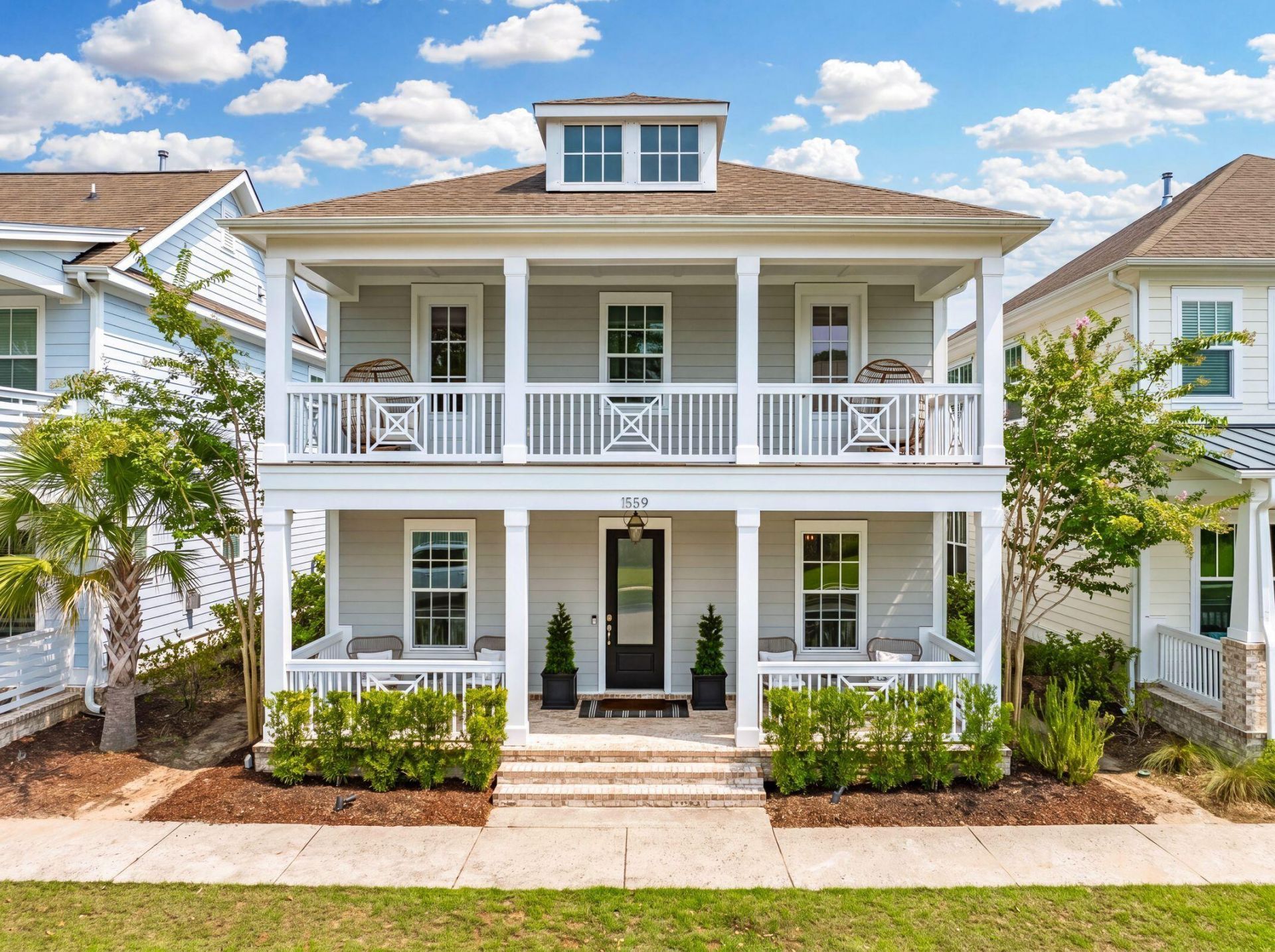1559 Low Park Street Photo 1