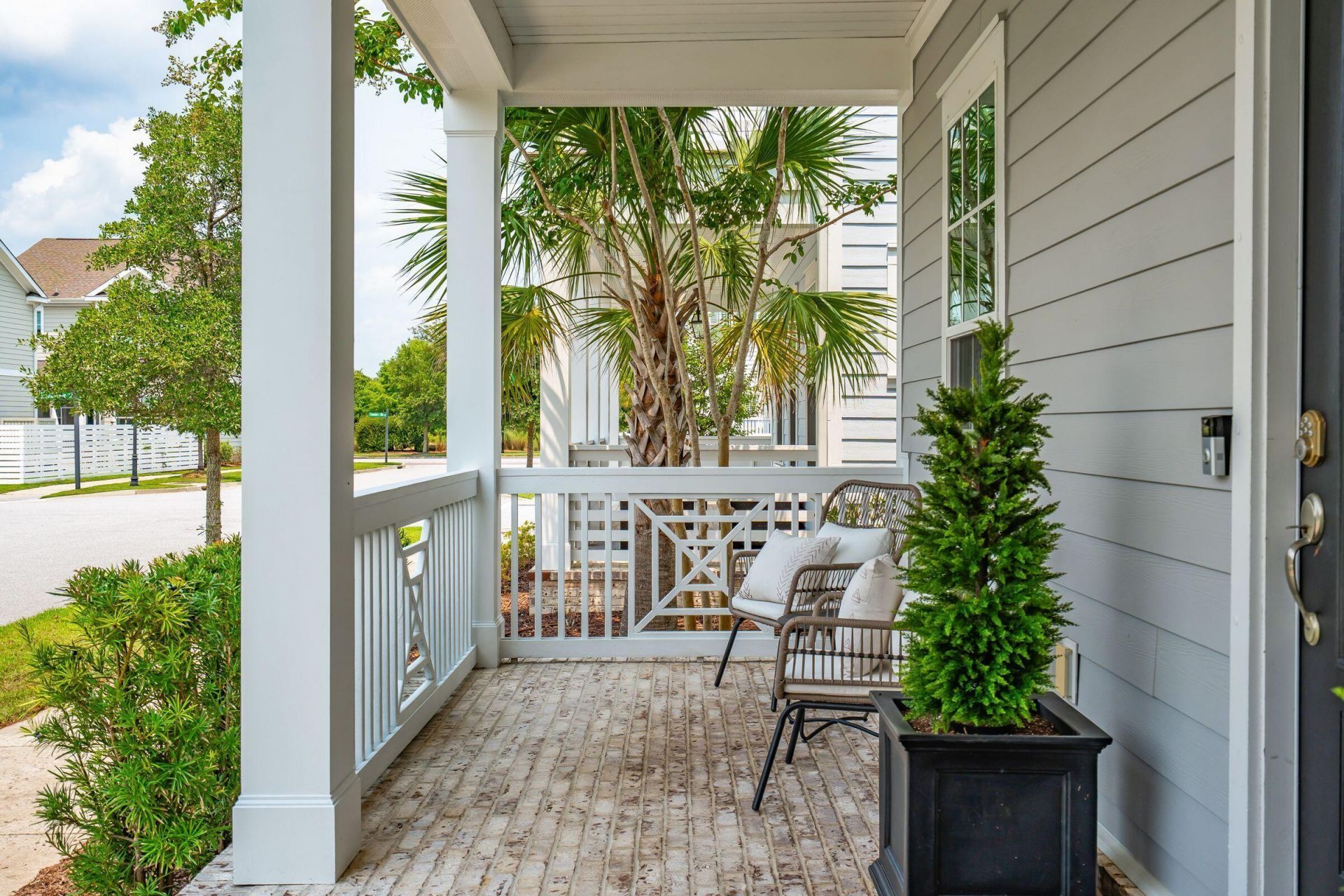 1559 Low Park Street Photo 3