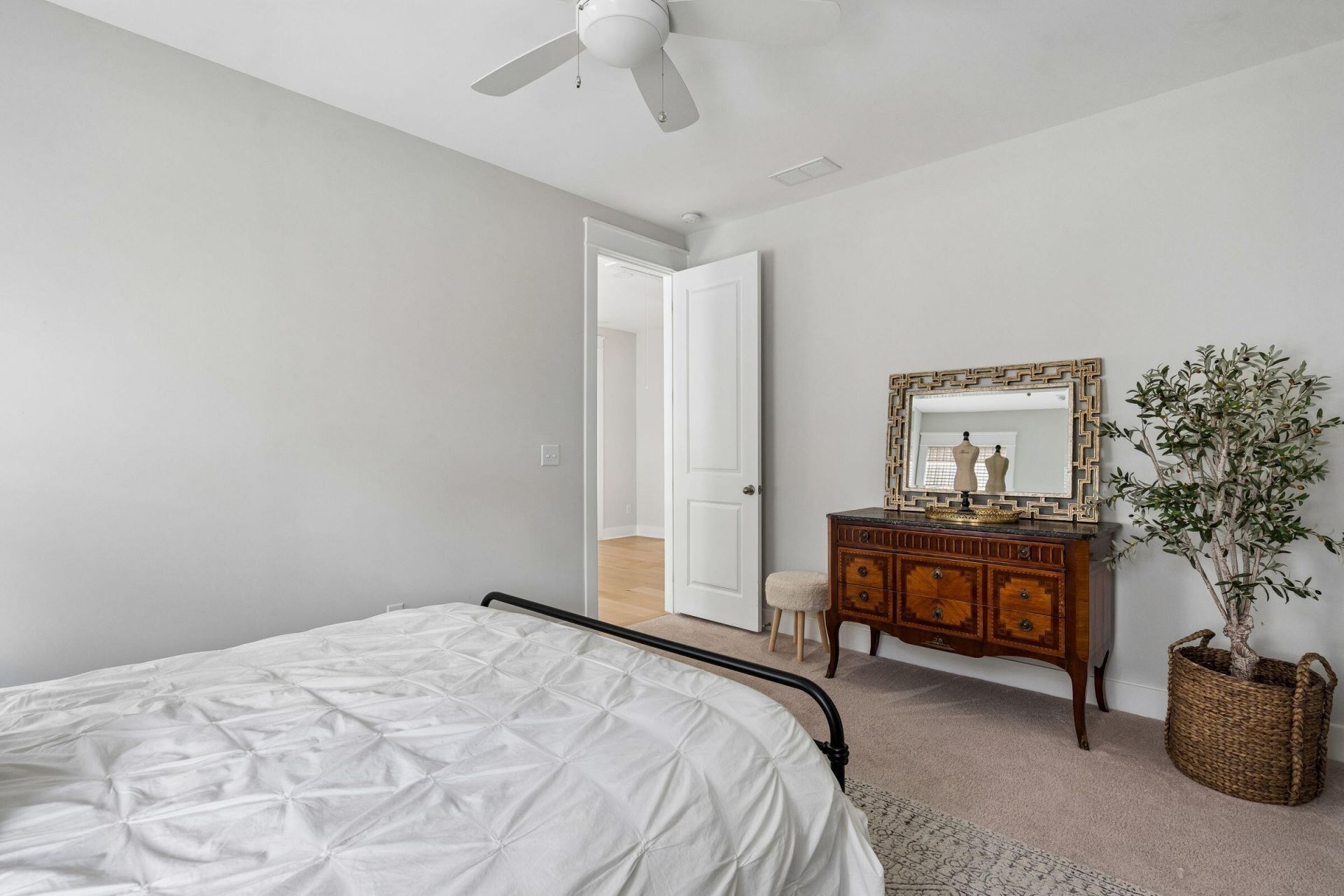 1559 Low Park Street Photo 31