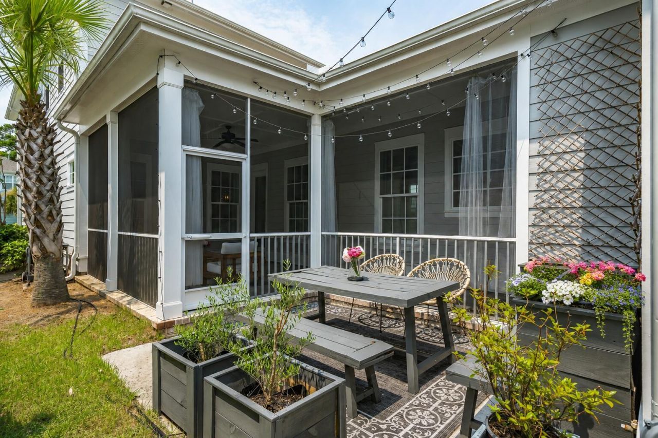 1559 Low Park Street Photo 47