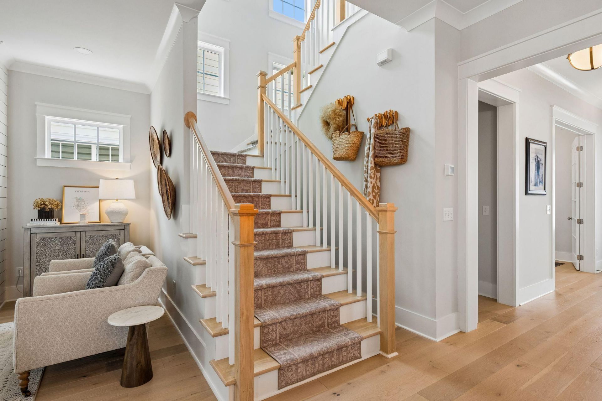 1559 Low Park Street Photo 8