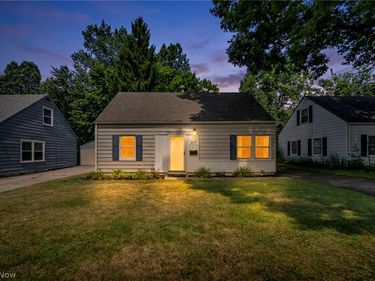 377 Morrison Avenue, Cuyahoga Falls, OH 44221