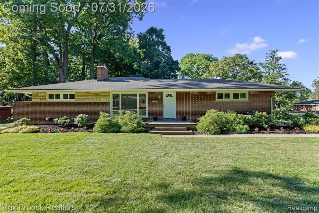 28455 Thorny Brae Road, Farmington Hills, Mi 48331 Main Photo