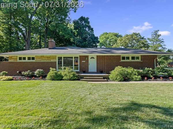 28455 Thorny Brae Road, Farmington Hills, Mi 48331