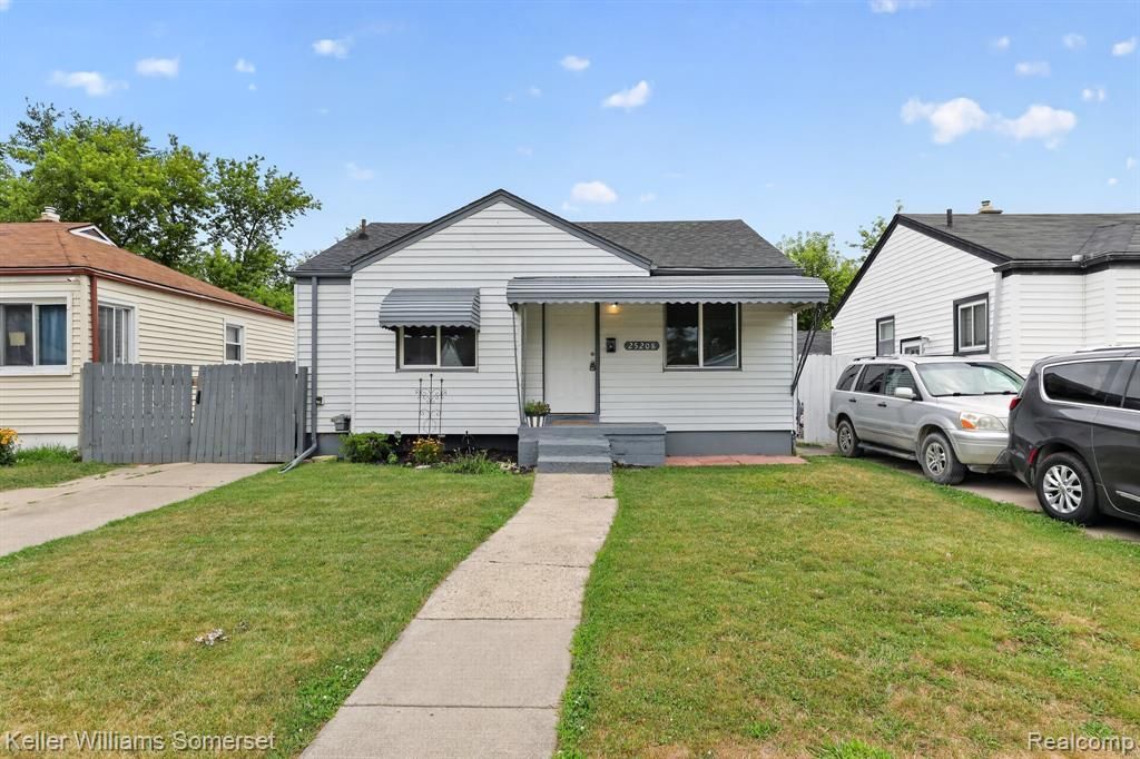 25208 Leach Street, Roseville, Mi 48066 Main Photo