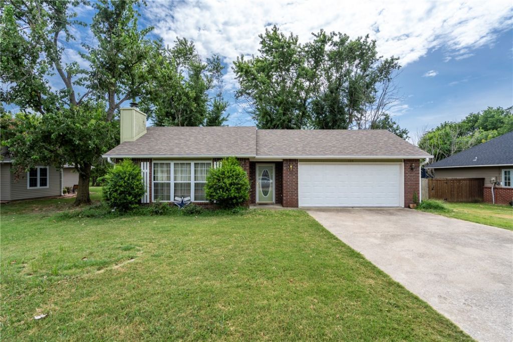 108 Greenwood Place Siloam Springs, AR 72761
