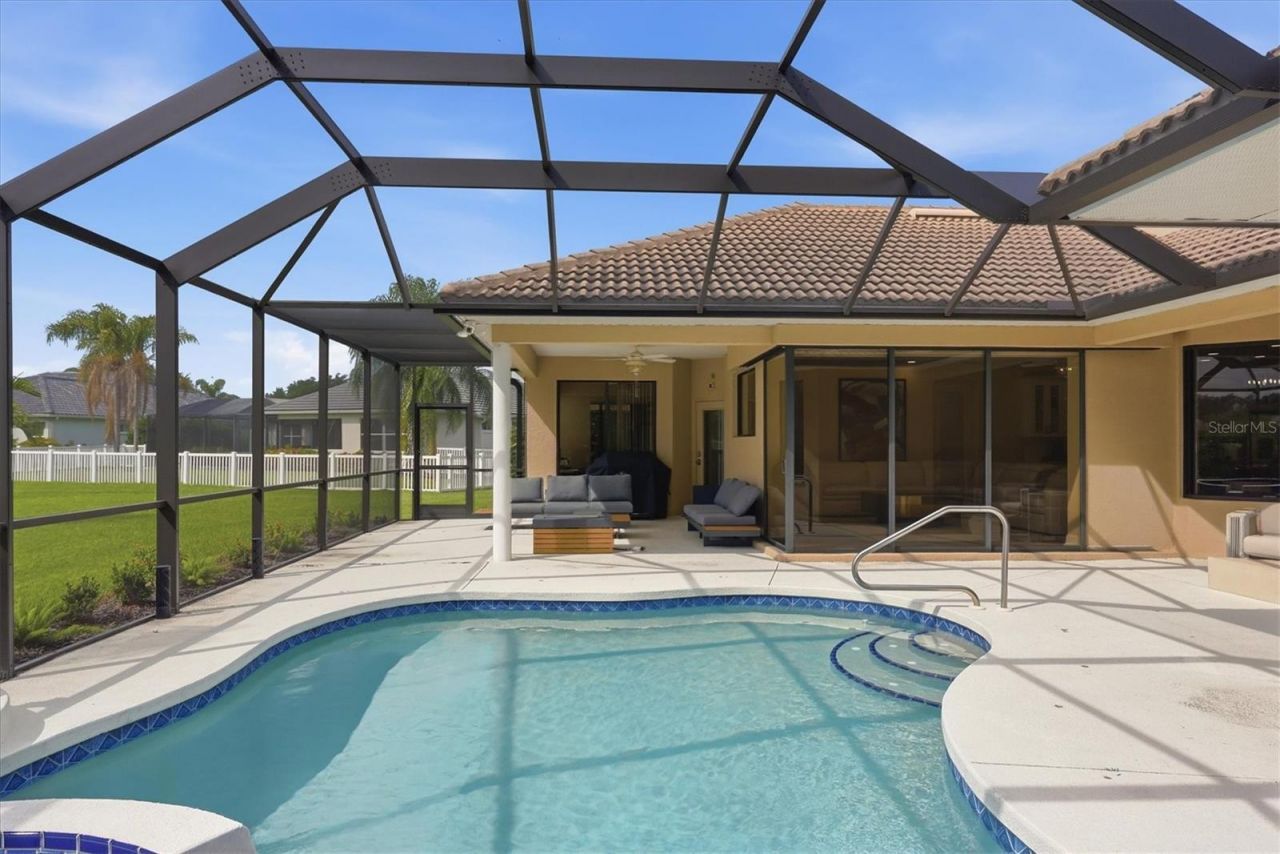 6915 Honeysuckle Trail, Lakewood Ranch, FL 34202 Photo