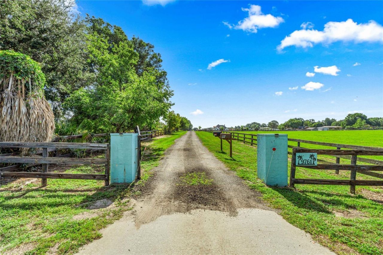 9755 SE 58th Avenue, Belleview, FL 34420 Photo