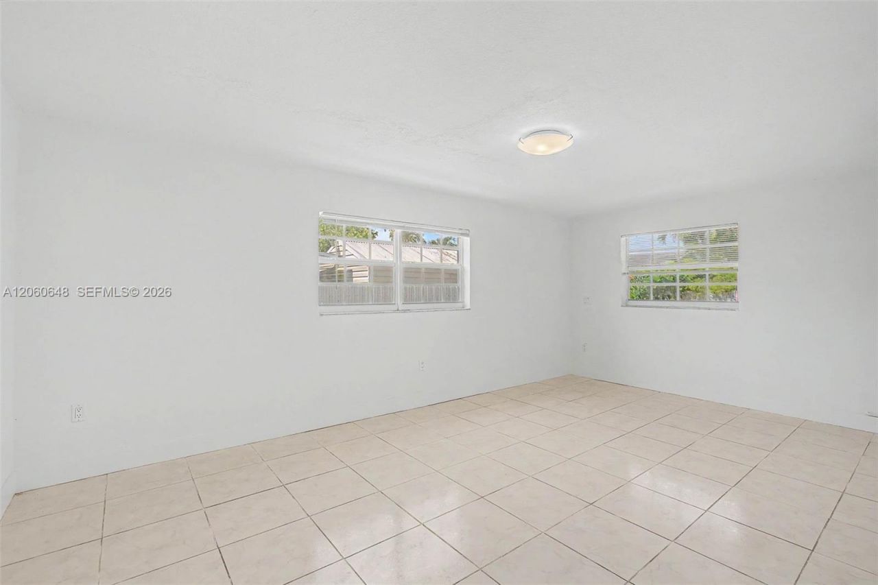 5360 W 2nd Ave , Hialeah, FL 33012 Photo
