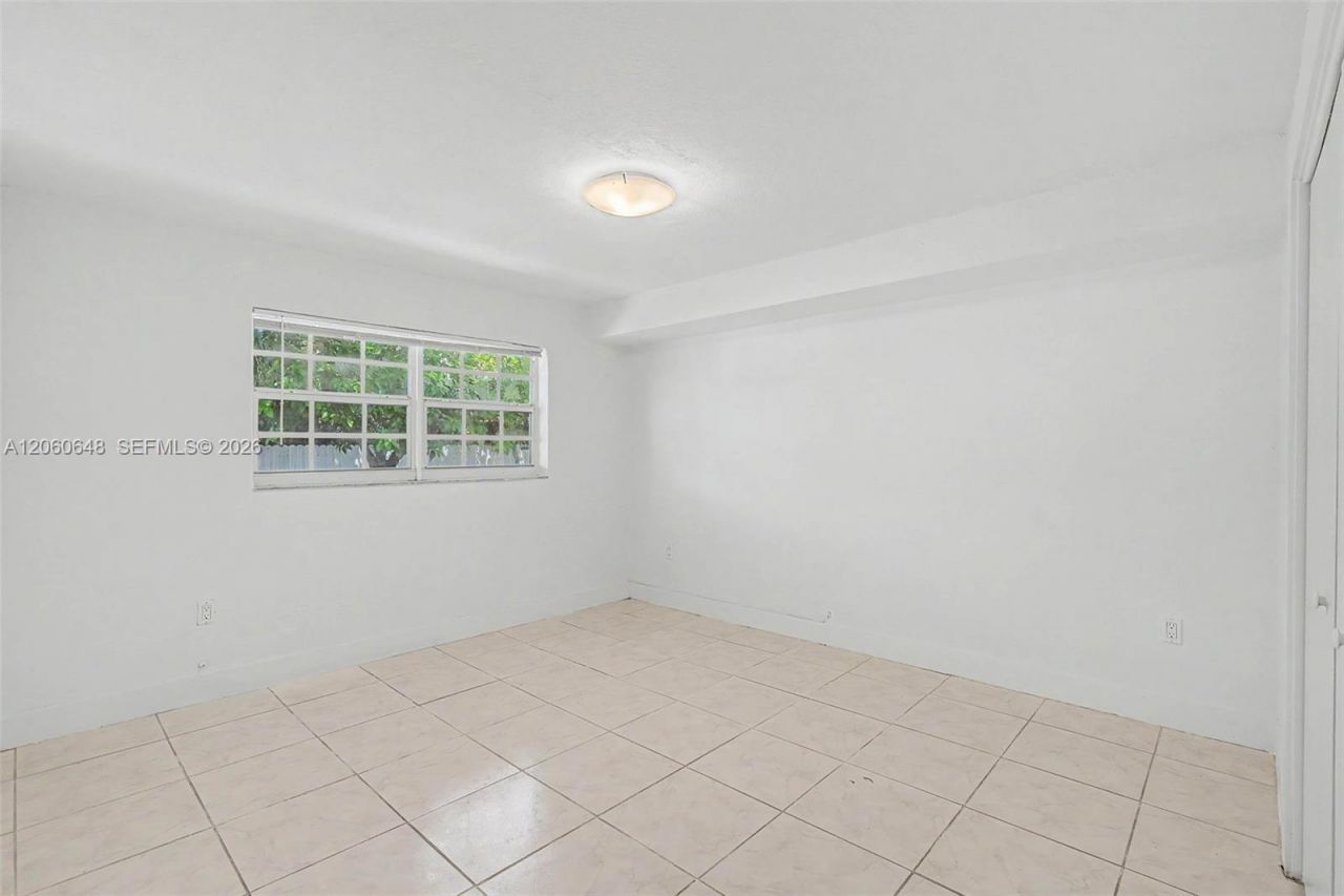 5360 W 2nd Ave , Hialeah, FL 33012 Photo