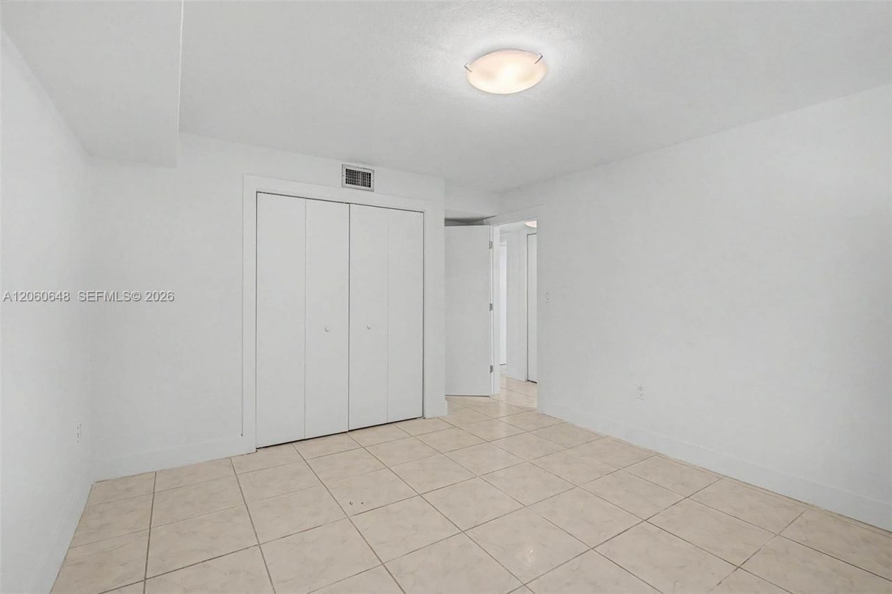 5360 W 2nd Ave , Hialeah, FL 33012 Photo