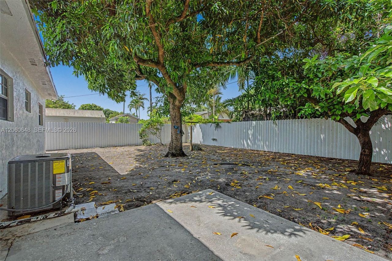 5360 W 2nd Ave , Hialeah, FL 33012 Photo