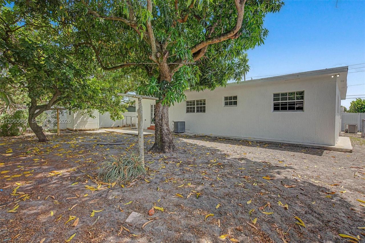 5360 W 2nd Ave , Hialeah, FL 33012 Photo