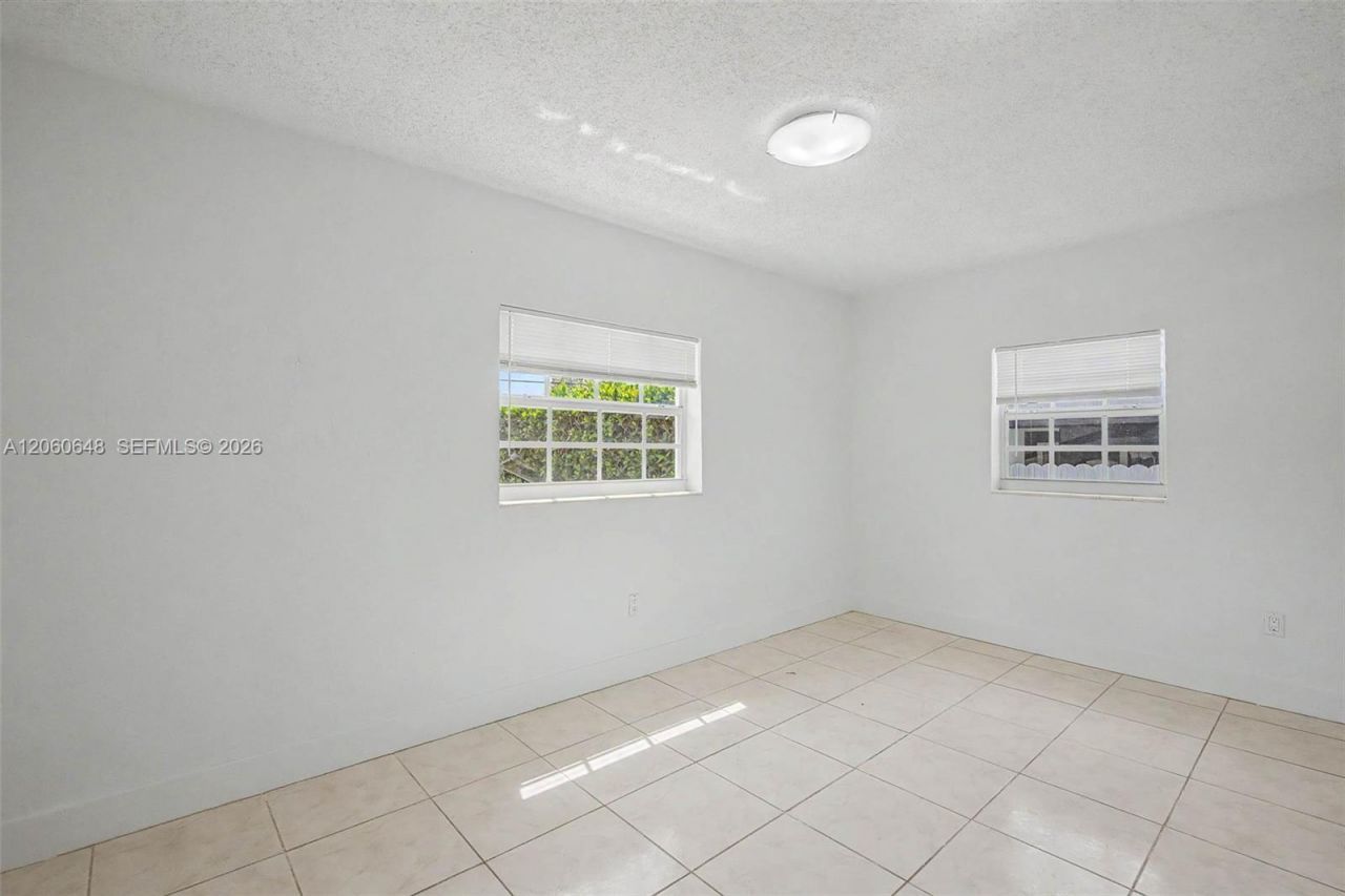 5360 W 2nd Ave , Hialeah, FL 33012 Photo