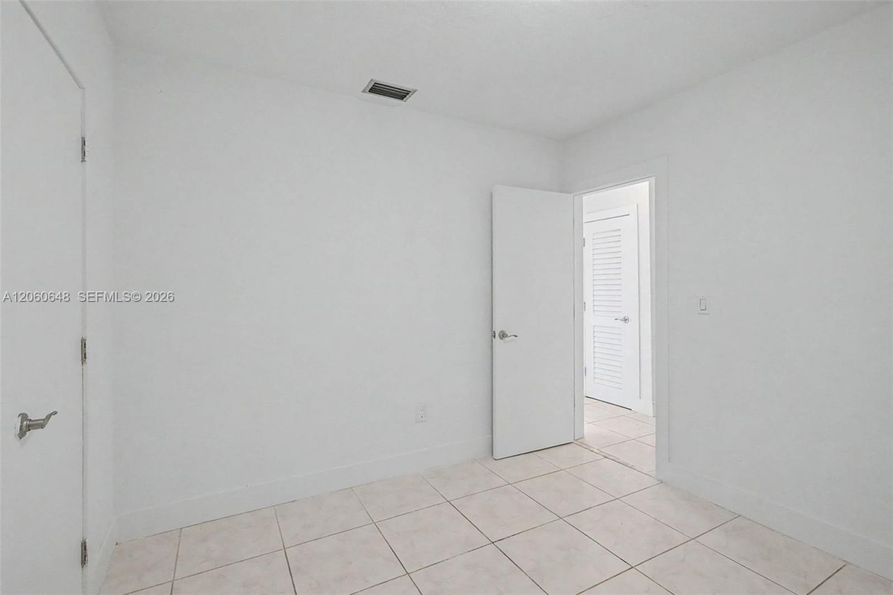 5360 W 2nd Ave , Hialeah, FL 33012 Photo