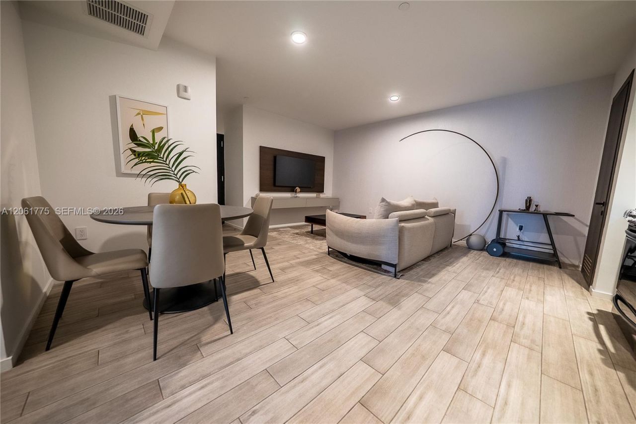 398 NE 5th St , Unit 1615, Miami, FL 33132 Photo
