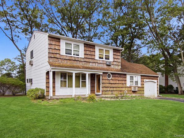 4 Smithtown Crescent , Smithtown, NY 11787