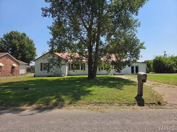 1907 E Parkview, Caruthersville, MO 63830