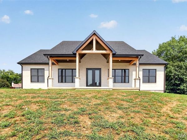 10116 Norwoods Ct, Hannibal, MO 63401