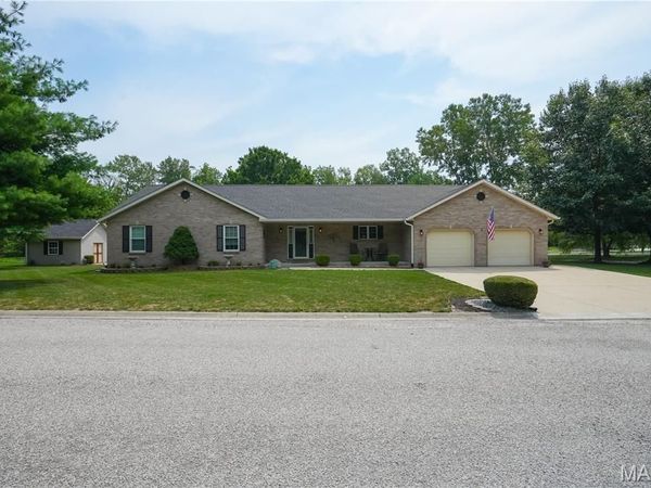 6490 Timber Lane Drive, Mascoutah, IL 62258