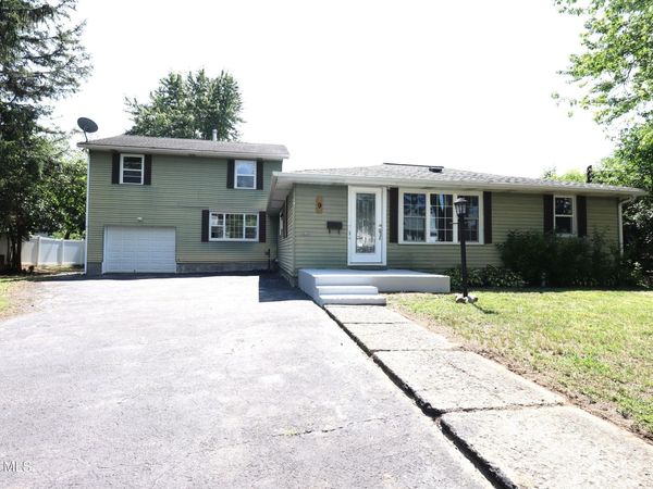9 Rhode Island Avenue, Rensselaer, NY 12144