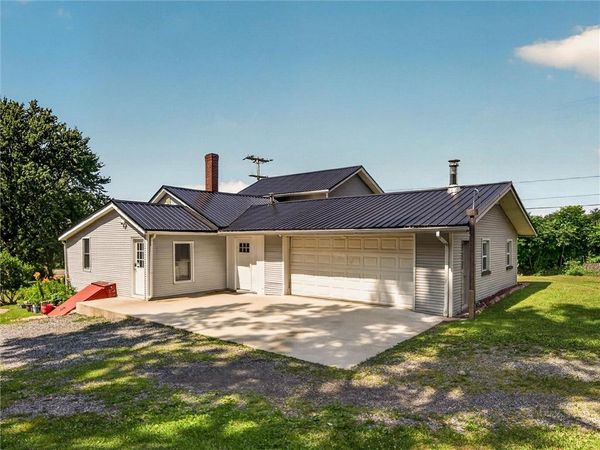 9883 S Lake Road , Pavilion, NY 14525