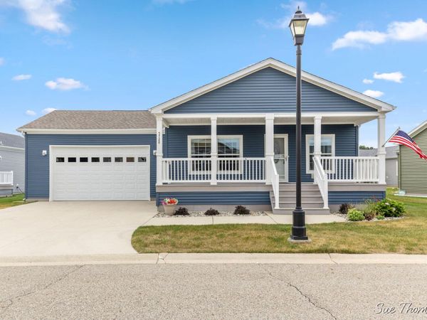 5728 Kingsley Drive, Rockford, MI 49341