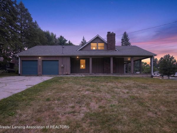 1109 Mora Circle, DeWitt, MI 48820
