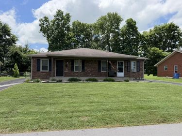 754 Greenbriar Drive, Unit A&B, Harrodsburg, KY 40330