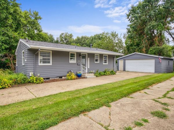2804 Vine Street , West Des Moines, IA 50265