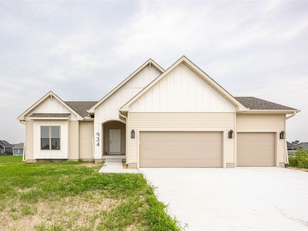 934 Wild Oak Drive , Huxley, IA 50124