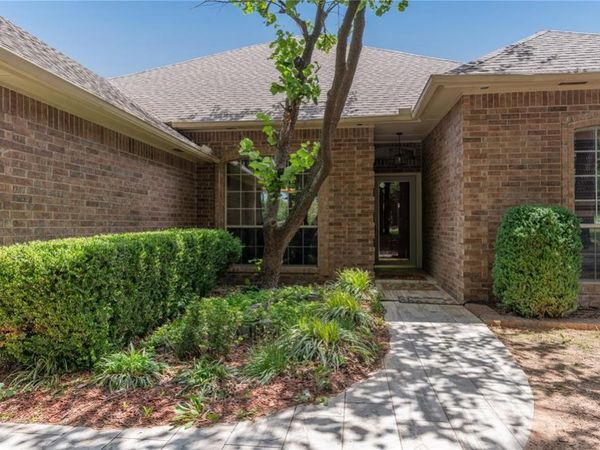 13974 S Broadway , Edmond, OK 73034