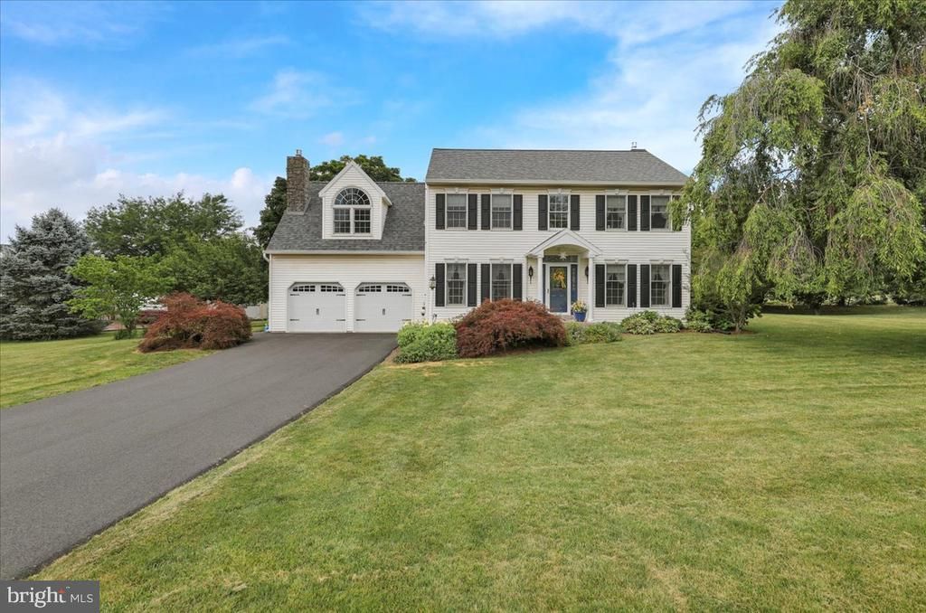 1424 HAY FIELD DRIVE, EAST EARL, PA 17519