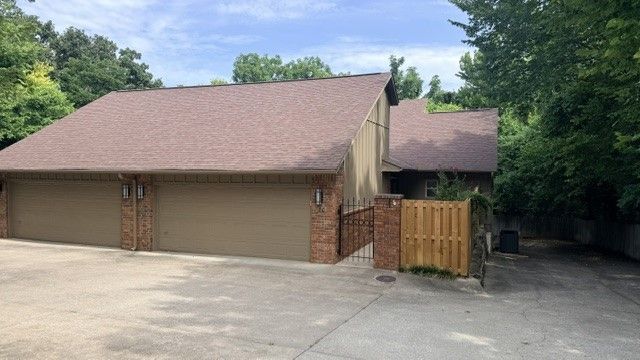 80 E Sycamore Street Fayetteville, AR 72703