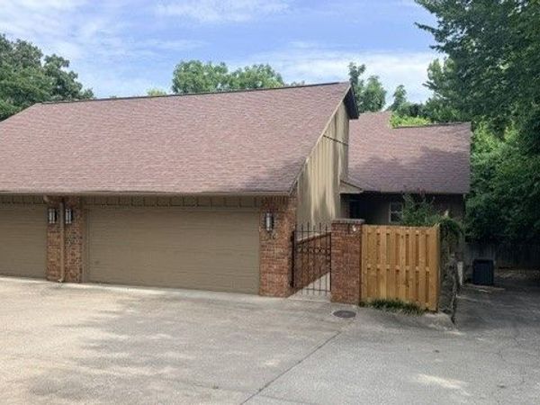 80 E Sycamore Street, Fayetteville, AR 72703
