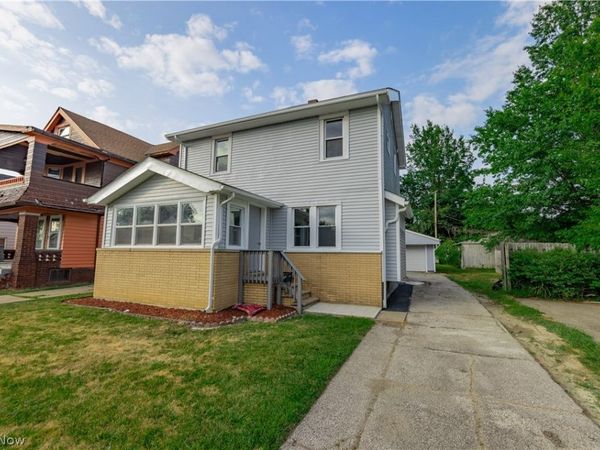 1677 Hillview Road , Cleveland, OH 44112