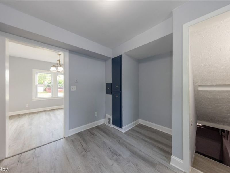 1677 Hillview Road , Cleveland, OH 44112 Photo 11