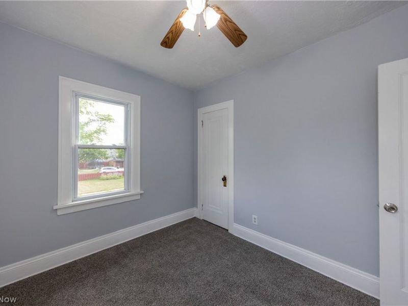 1677 Hillview Road , Cleveland, OH 44112 Photo 13