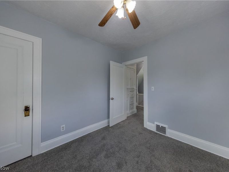 1677 Hillview Road , Cleveland, OH 44112 Photo 14