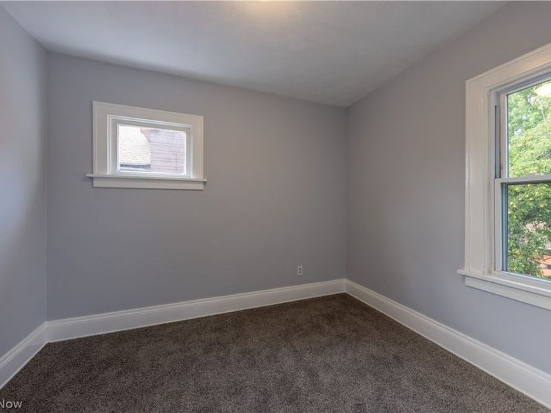 1677 Hillview Road , Cleveland, OH 44112 Photo 18